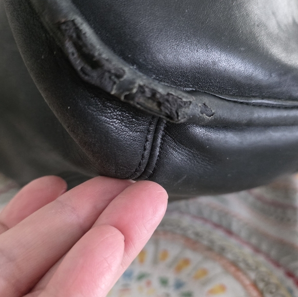 Coach Vintage No. 9060 Leather Duffel Shoulder Bag, Needs DIY - Picture 13 of 16